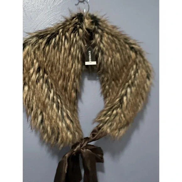 Express Faux Fur Shawl Scarf Wrap Luxury Dressy Classy - Picture 7 of 11